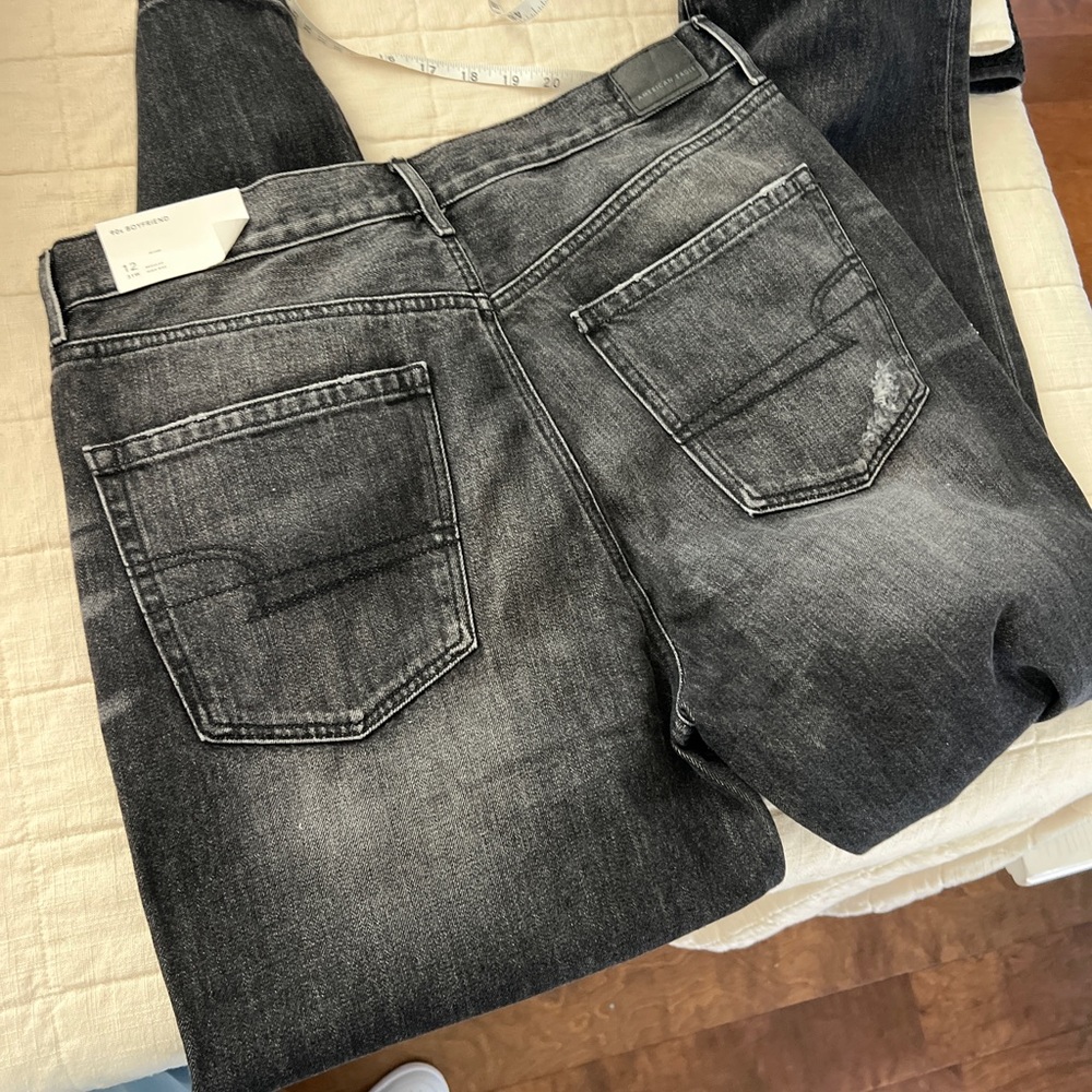 American Eagle 90s Boyfriend Jeans Distressed - Picture 5 of 7